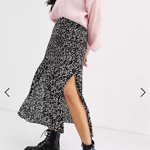 Topshop Petite Pleated Midi Skirt (Size 2)